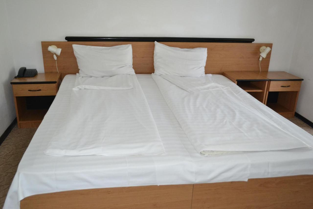 Casa Vinga - Restaurant&Jacuzzi Hotel Poiana Brasov Bagian luar foto