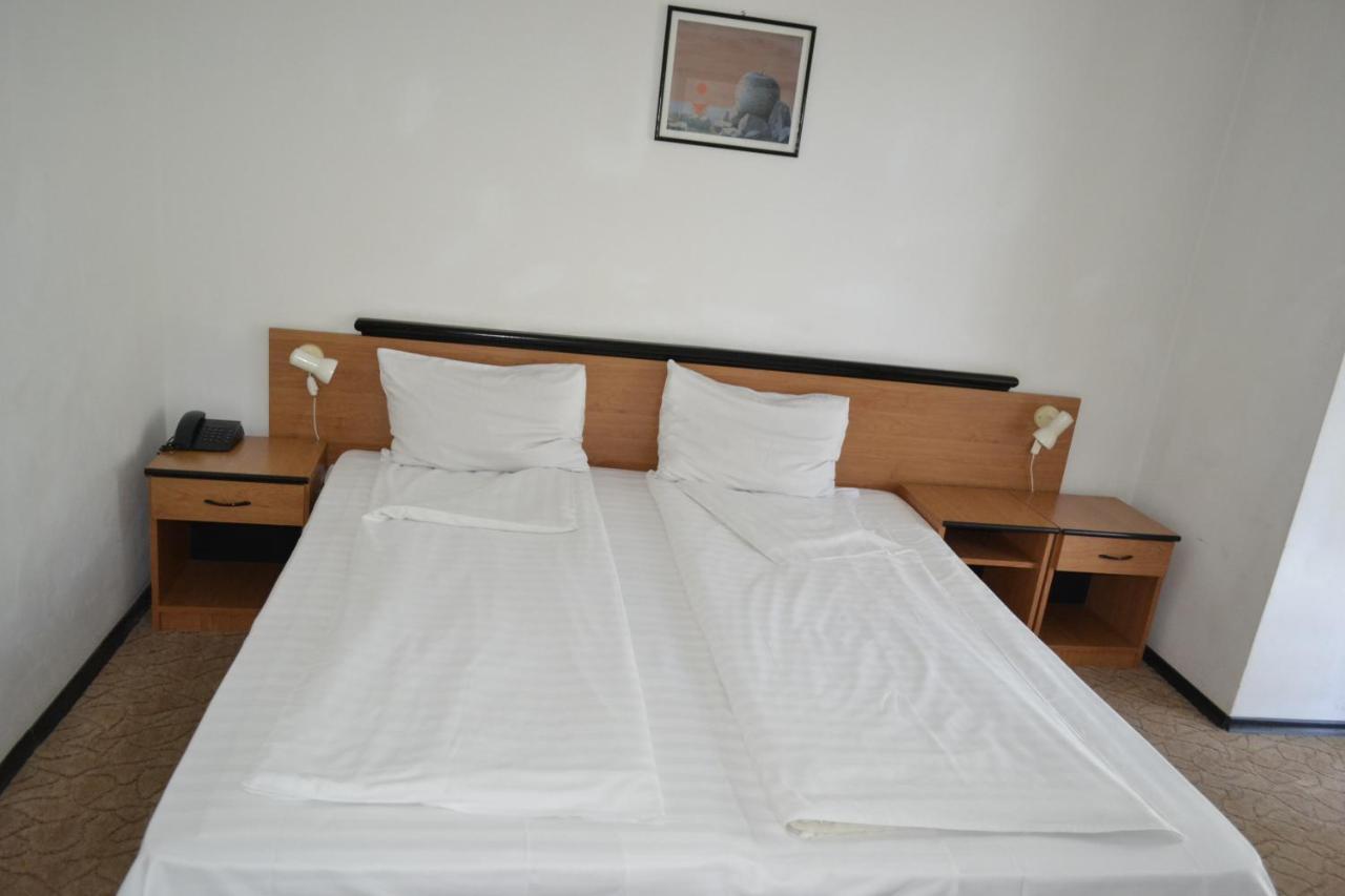 Casa Vinga - Restaurant&Jacuzzi Hotel Poiana Brasov Bagian luar foto